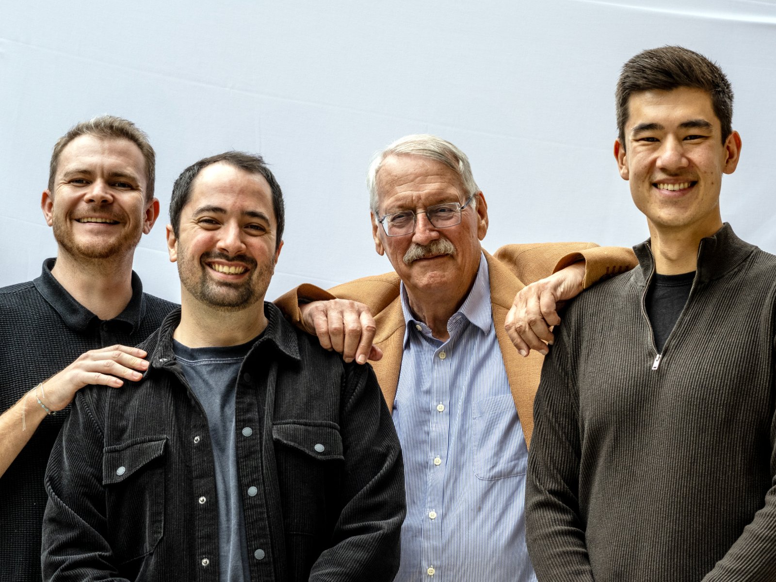 Dr. Friedrich Hoepfner mit dem Team von AMS Go bei der Bekanntgabe seiner Beteiligung